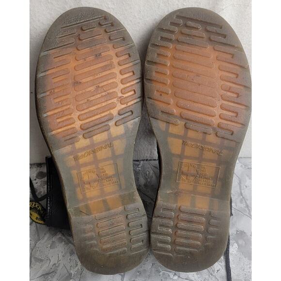 Dr Martens Womens 6 Black 8 Eye Leather Combat Boots Grunge Punk Rock Destroyed - Picture 16 of 16